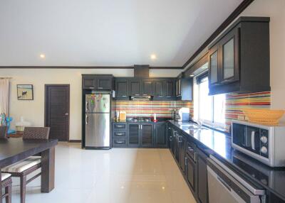 Baan Tawan Cha Am: Central 3 Bedroom  Pool Villa