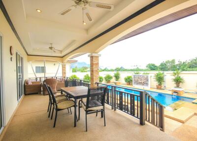 Baan Tawan Cha Am: Central 3 Bedroom  Pool Villa