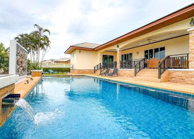 Baan Tawan Cha Am: Central 3 Bedroom  Pool Villa