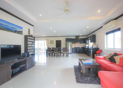 Baan Tawan Cha Am: Central 3 Bedroom  Pool Villa