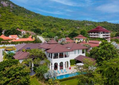 Belvida Estates : Luxury 6 Bedroom Pool Villa