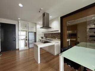 Modern kitchen with dining area