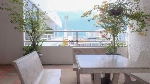 2 bedroom Condo in Jomtien Hill