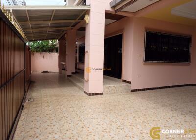 4 bedroom House in Royal Green Park East Pattaya