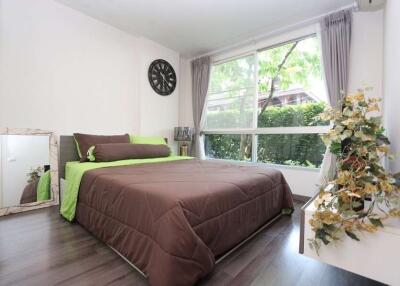 Feel at home in this 1 bed condo at D’Vieng