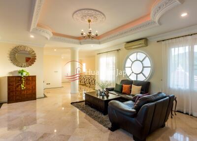 Beautiful And Spacious 4 Bedrooms Pool Villa In Hua Hin For Sale