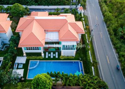 Beautiful And Spacious 4 Bedrooms Pool Villa In Hua Hin For Sale