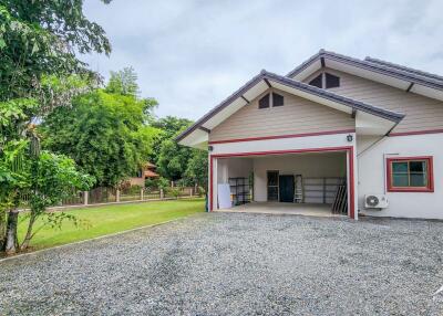 Peaceful Single-Story 4 Bedroom Villa With A Large Garden In San Sai