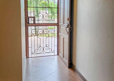 Peaceful Single-Story 4 Bedroom Villa With A Large Garden In San Sai