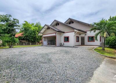 Peaceful Single-Story 4 Bedroom Villa With A Large Garden In San Sai