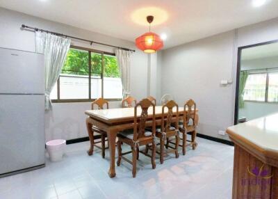 Renovated furnished 3 bedroom house with a big garden for rent in Nong Hoi, Chiang Mai. Near Varee School.