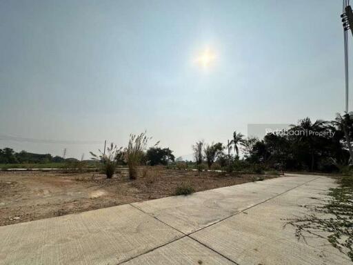 Beautiful land plot of 114 square wah in the San Sai area, near HomePro San Sai