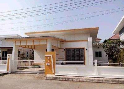 A single-story house with 3 bedrooms and 2 bathrooms, located in the Hang Dong area, near Kad Farang.