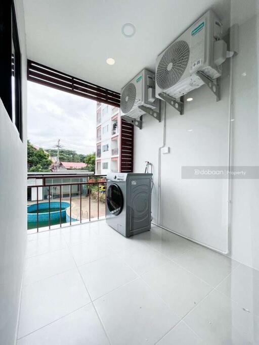 1-bedroom, 1-bathroom condo located in the Chiang Mai city area, close to Chiang Mai Airport.