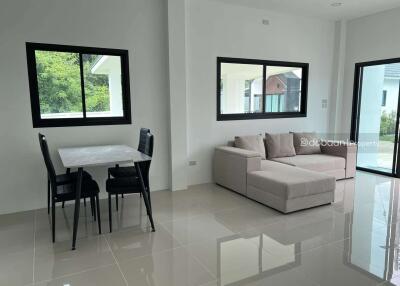 Single-story house with 2 bedrooms and 2 bathrooms, located in San Sai, near Mae Kuang Intersection.