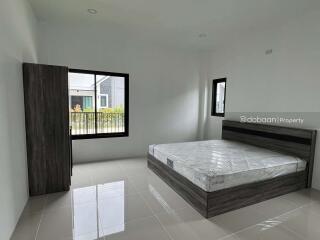 Single-story house with 2 bedrooms and 2 bathrooms, located in San Sai, near Mae Kuang Intersection.