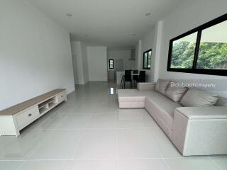 Single-story house with 2 bedrooms and 2 bathrooms, located in San Sai, near Mae Kuang Intersection.