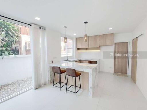 Townhome, 2 floors, 2 bedrooms, 2 bathrooms, located in the desert zone near Ruamchok.