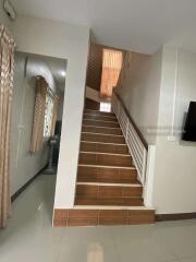 Detached house, 2 floors, 3 bedrooms, 3 bathrooms, located in Chiang Mai city area near Chiang Mai airport.