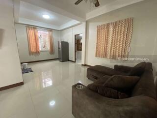 Detached house, 2 floors, 3 bedrooms, 3 bathrooms, located in Chiang Mai city area near Chiang Mai airport.