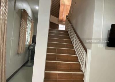 Detached house, 2 floors, 3 bedrooms, 3 bathrooms, located in Chiang Mai city area near Chiang Mai airport.