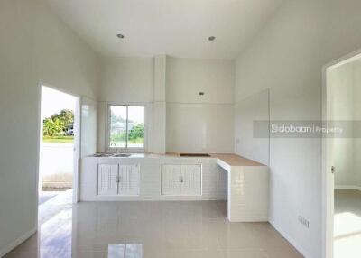 Detached house, single-storey, 3 bedrooms, 2 bathrooms, located in Mae Rim area near Nakorn Ping Hospital.