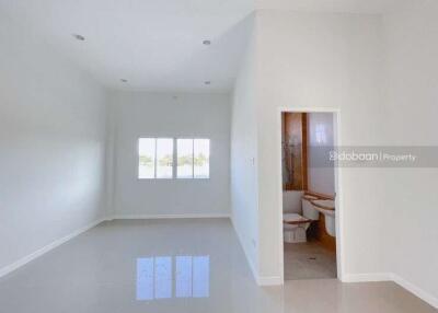 Detached house, single-storey, 3 bedrooms, 2 bathrooms, located in Mae Rim area near Nakorn Ping Hospital.