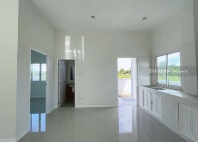 Detached house, single-storey, 3 bedrooms, 2 bathrooms, located in Mae Rim area near Nakorn Ping Hospital.