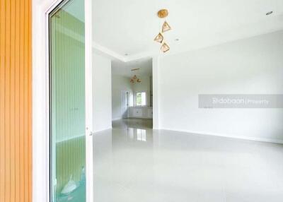 Detached house, single-storey, 3 bedrooms, 2 bathrooms, located in Mae Rim area near Nakorn Ping Hospital.