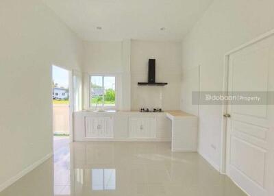 Detached house, single-storey, 3 bedrooms, 2 bathrooms, located in Mae Rim area near Nakorn Ping Hospital.