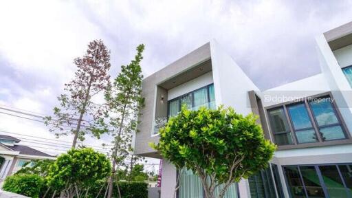 Detached house, 2 floors, 4 bedrooms, 4 bathrooms, located in Doi Saket area near the Luiz Junction.