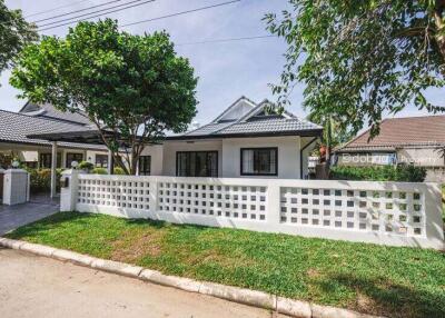 1-story detached house in the project, 3 bedrooms, 3 bathrooms, Hang Dong zone, near Central Chiang Mai Airport.