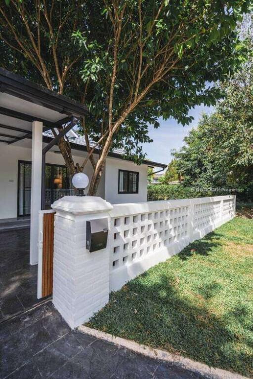 1-story detached house in the project, 3 bedrooms, 3 bathrooms, Hang Dong zone, near Central Chiang Mai Airport.