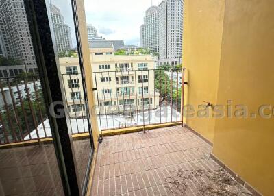 Spacious 1 Bedroom Condo Noble 09 Ruamrudee, Lumphini