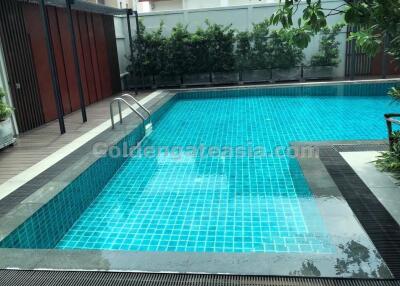 2 Bedrooms Furnished Apartment close to Lumphini Park - Ruamrudee. Phloen Chit