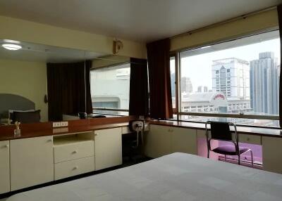 Sukhumvit Suite 1 bedroom condo for sale