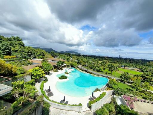 Bachelor’s Pad with a View to Kill