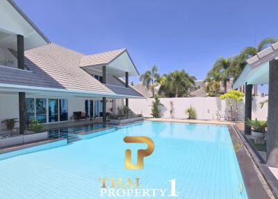 5 Bedrooms Modern Pool Villa – Chaknok East Pattaya