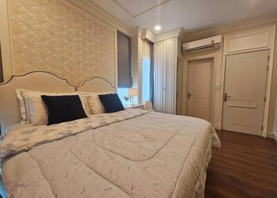 Spacious bedroom with double bed