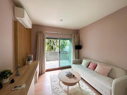 2-bedroom modern condo for sale close to BTS Phromphong