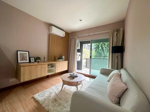 2-bedroom modern condo for sale close to BTS Phromphong