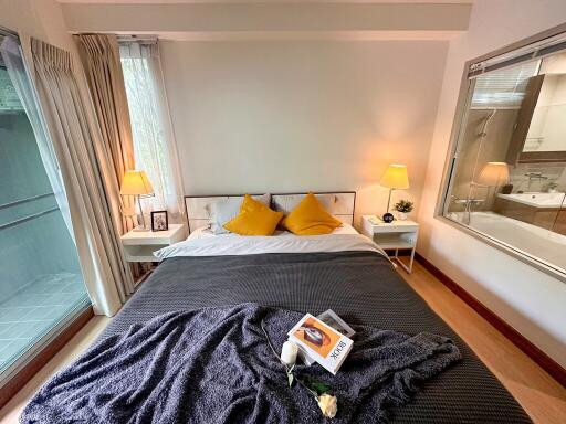 2-bedroom modern condo for sale close to BTS Phromphong