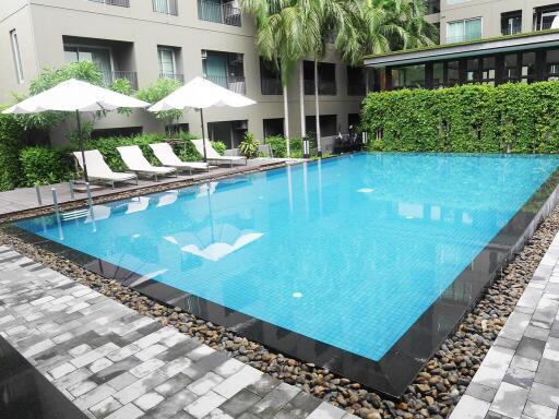 2-bedroom modern condo for sale close to BTS Phromphong