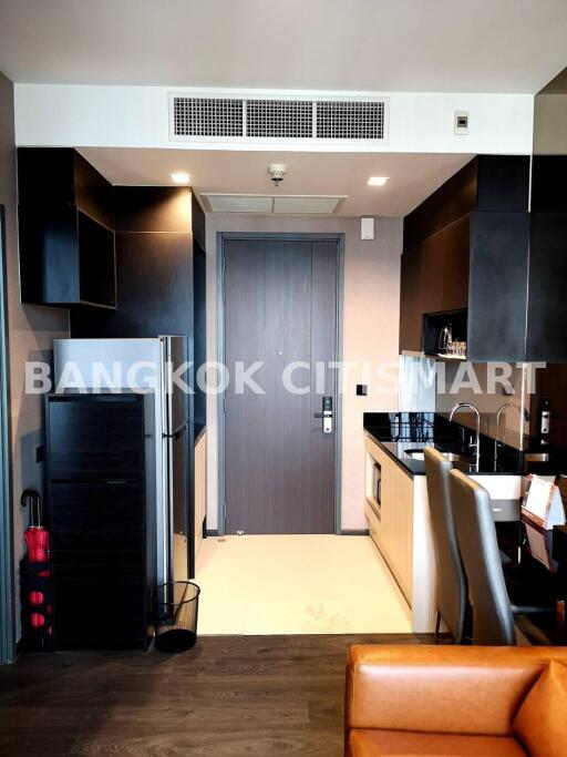 Condo at Edge Sukhumvit 23 for rent