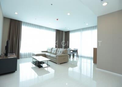 Condo at Menam Residences for rent