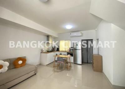 Townhouse at Pleno Chaiyaphruek-Chaengwattana 2 for sale