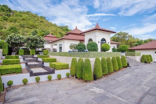 วิลล่าพร้อมสระว่ายน้ำ Belvida Estate Tanah สำหรับขายที่ huahin