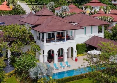 วิลล่า 2 ชั้นที่ออกแบบเองโดย Belvida Estate สำหรับขายที่ Hua Hin