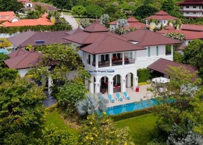 วิลล่า 2 ชั้นที่ออกแบบเองโดย Belvida Estate สำหรับขายที่ Hua Hin