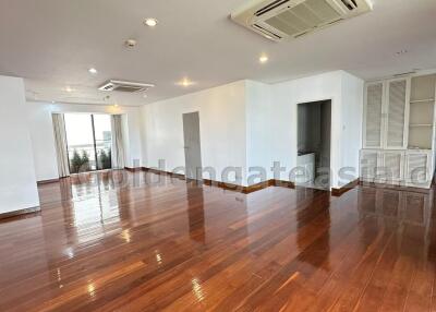 3 Bedrooms Condo with big Balcony, Prime Mansion - Sukhumvit 31